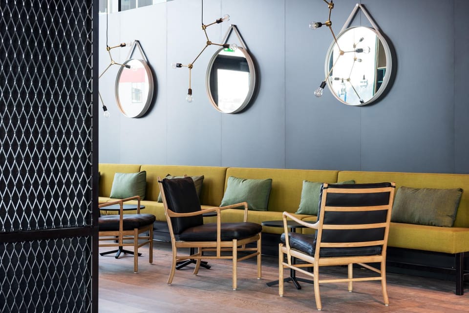Lounge or bar, Seating area