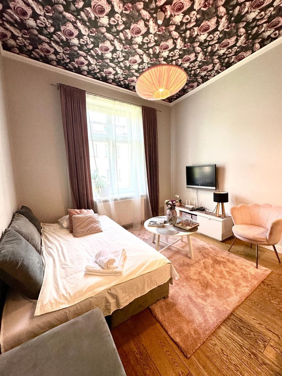 Communal lounge/ TV room, TV and multimedia, Living room, Photo of the whole room, Seating area
