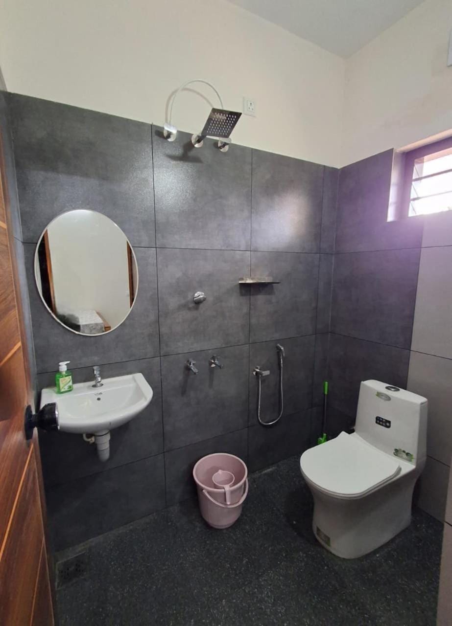 Vaishnavam 2BHK Family Staycation Trivandrum Apartment in Thiruvananthapuram