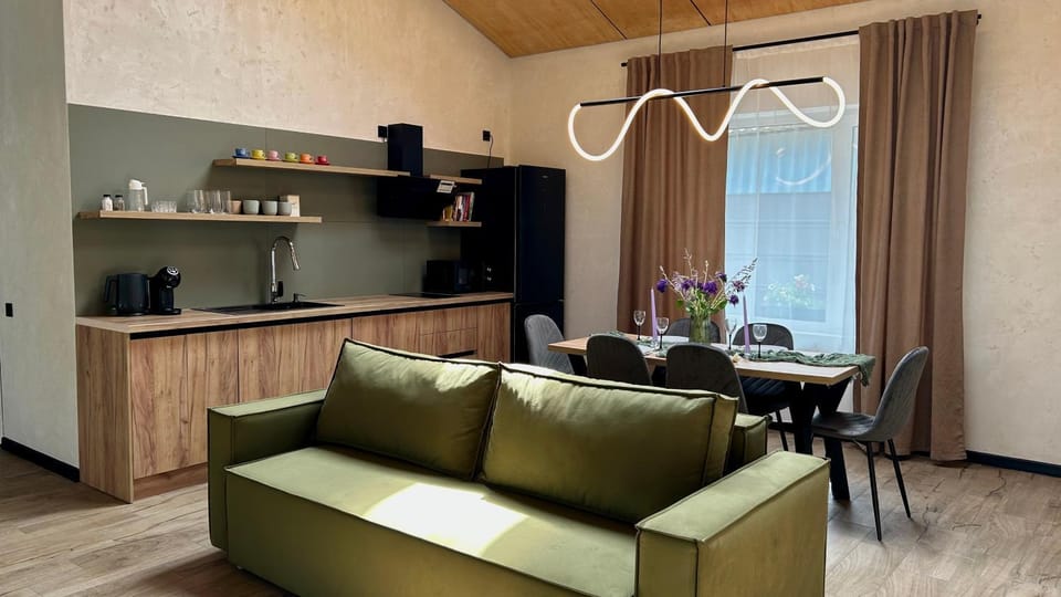 Living room, Dining area, kitchen