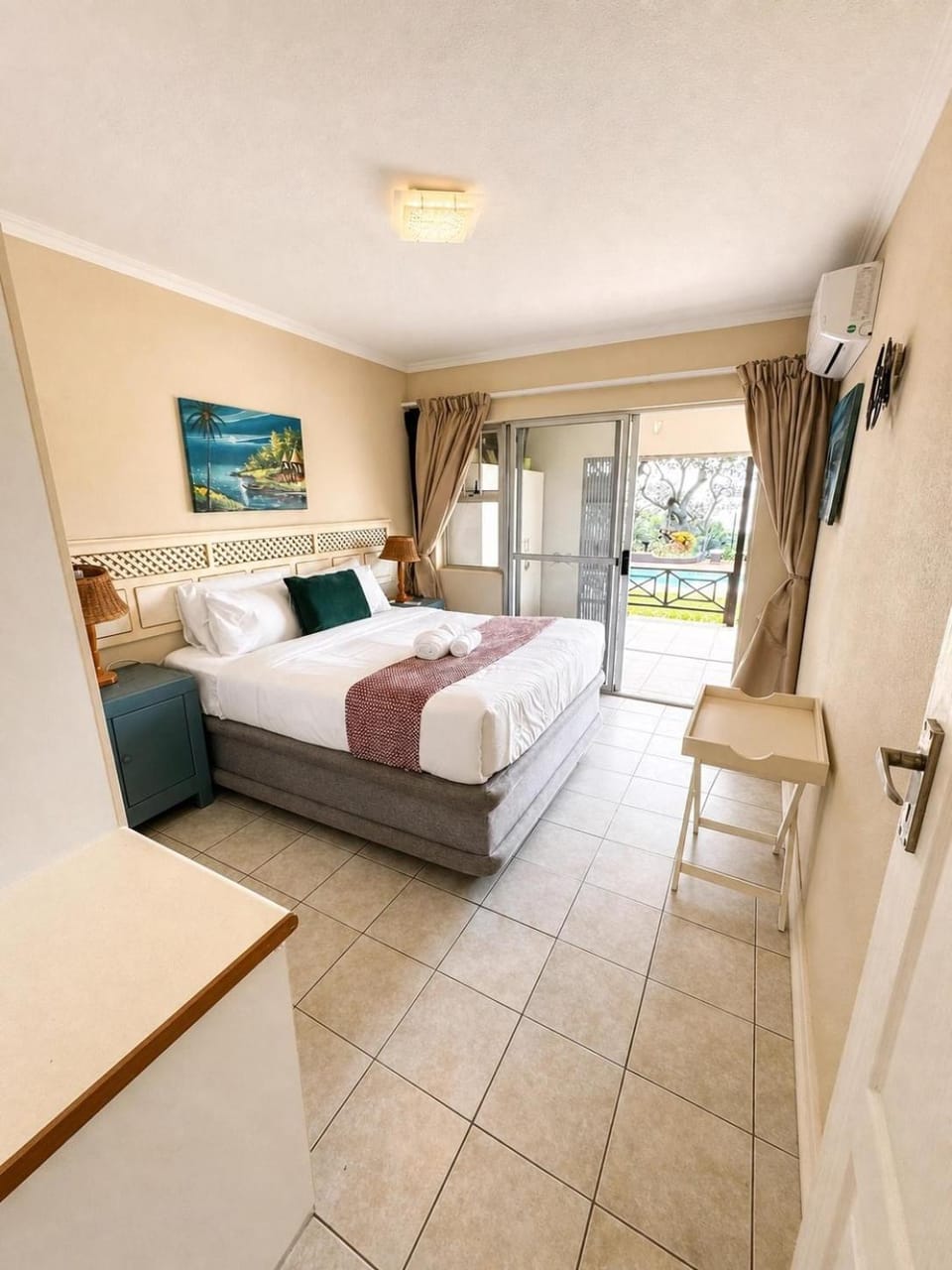 Stunning Sea Views & Direct Beach Access Apartment in Margate