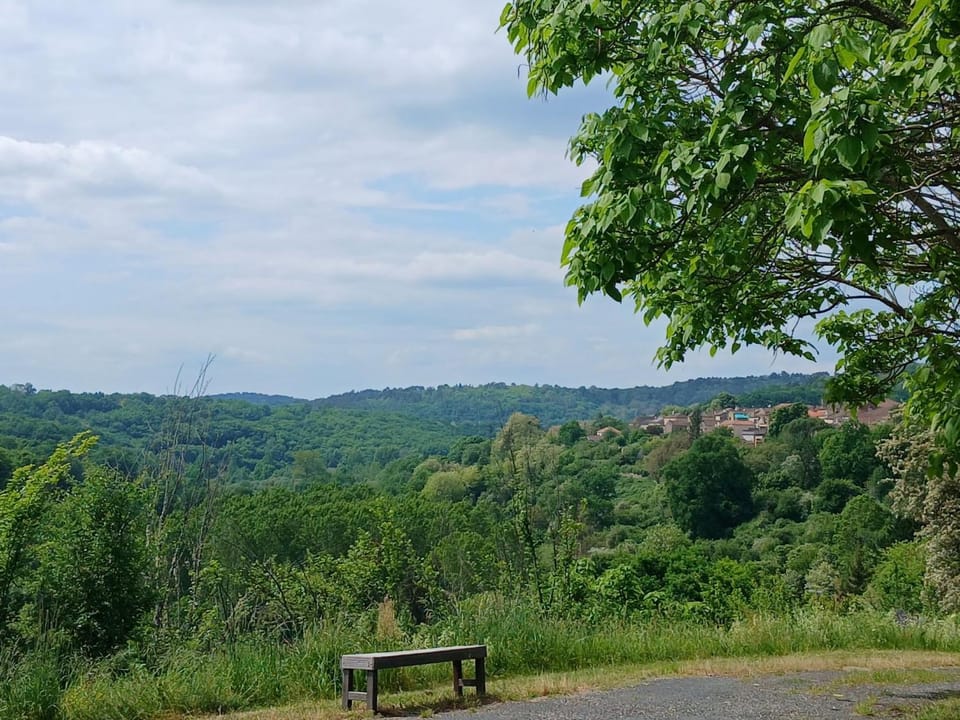 Camping La Bastide Campground/ 
RV Resort in Nouvelle-Aquitaine