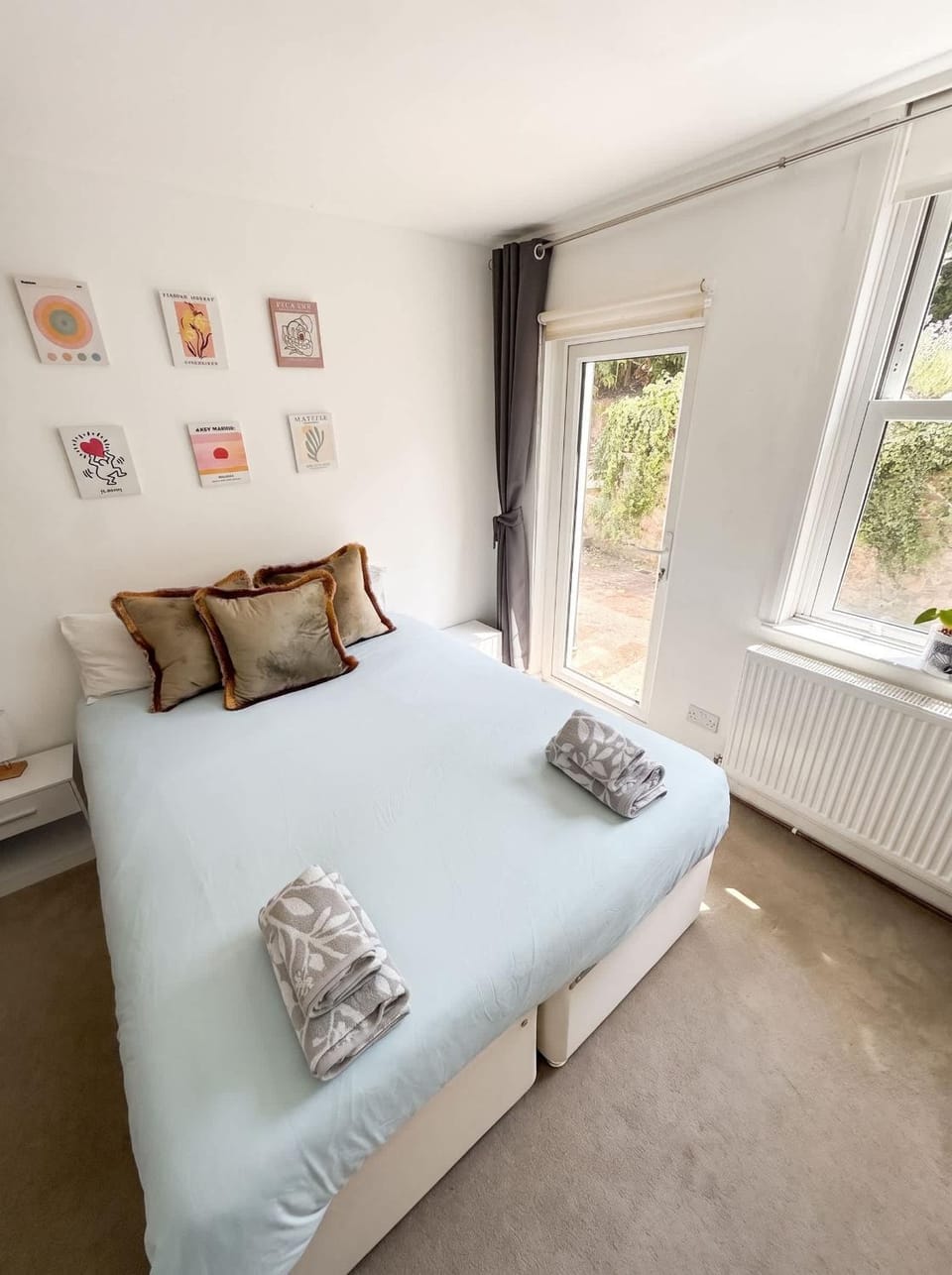 Spacious 2-Bed Period Garden Flat Central Guildford Apartment in Guildford