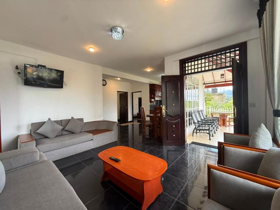 Villa Garand Mellow Lake View Nuwaraeliya Bed and Breakfast in Nuwara Eliya