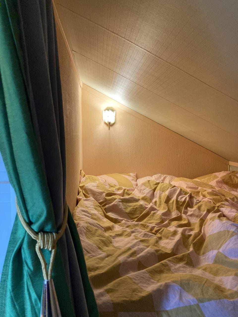 Suloinen hellahuone puutalossa Apartment in Turku
