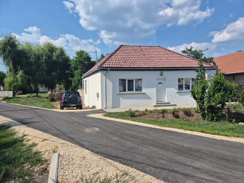 Property building, Street view