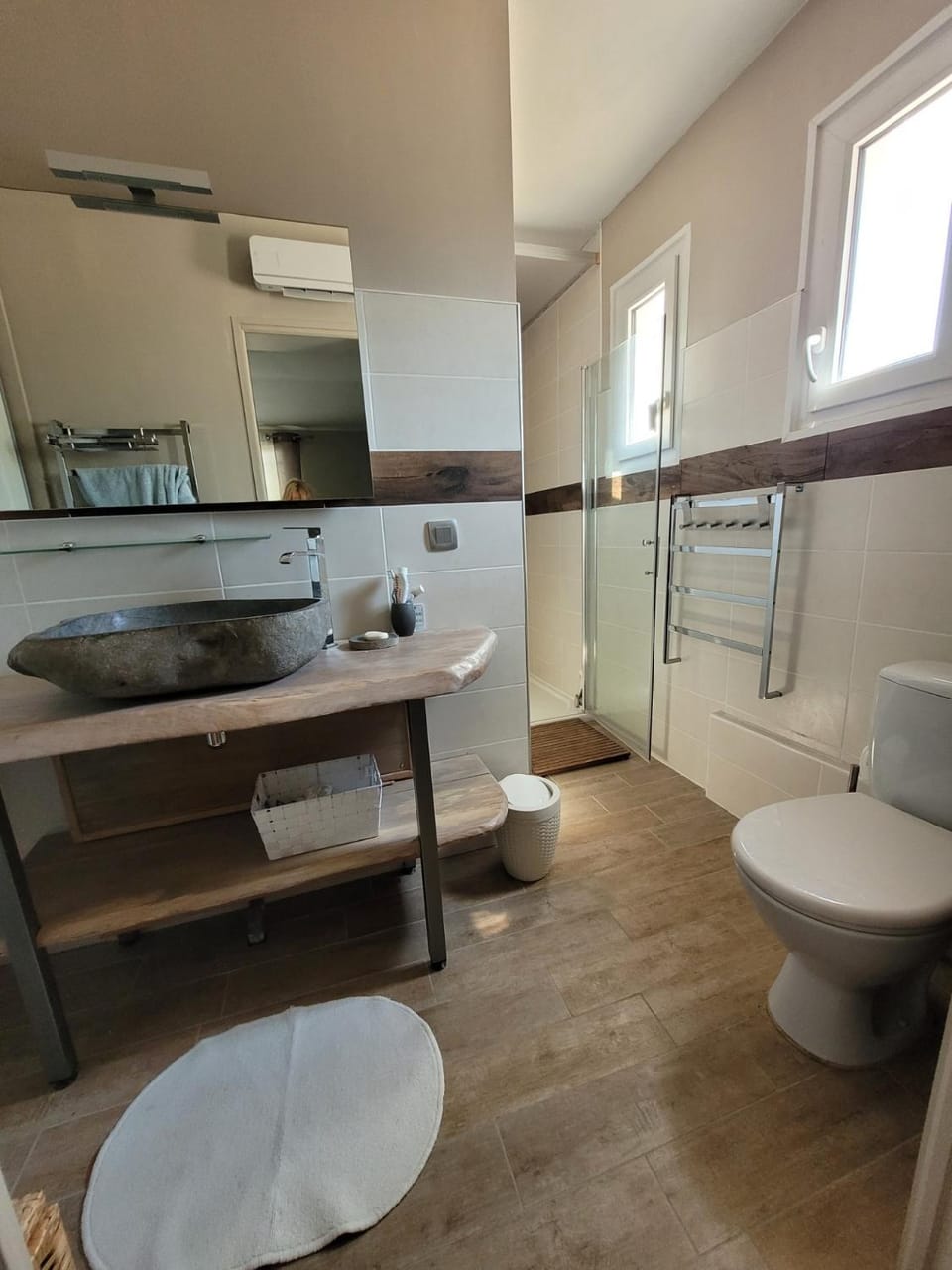Shower, Toilet, Bathroom, towels