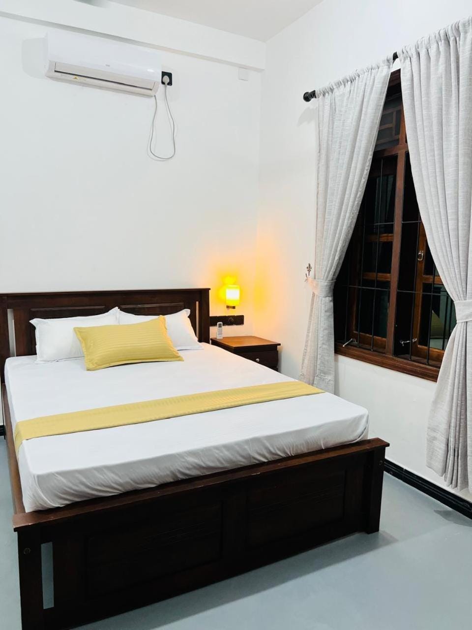 Bedroom, air conditioner