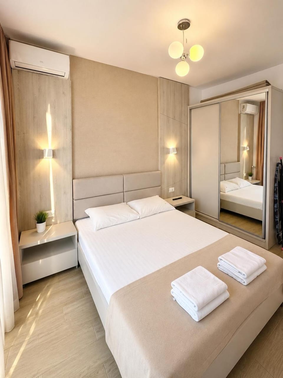 Property building, Bed, Bedroom, Sunrise