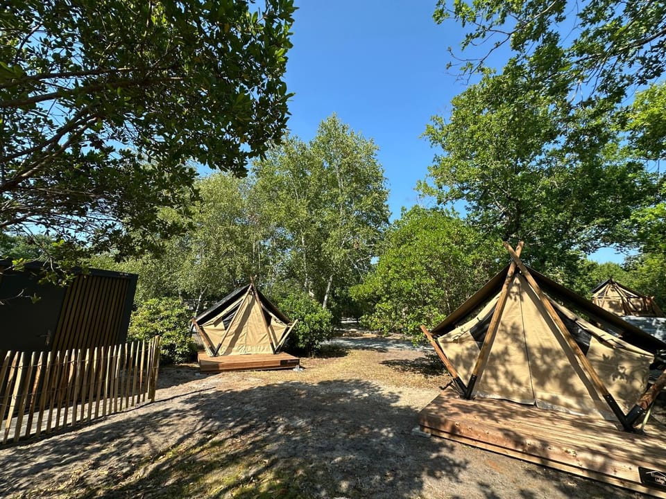 Camping Le Capdeville Campground/ 
RV Resort in Carcans
