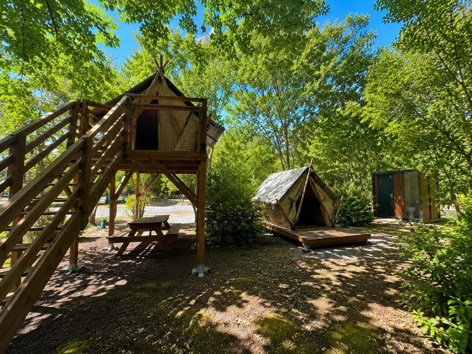 Camping Le Capdeville Campground/ 
RV Resort in Carcans
