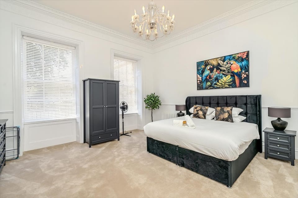 Bed, Photo of the whole room, Bedroom, wardrobe