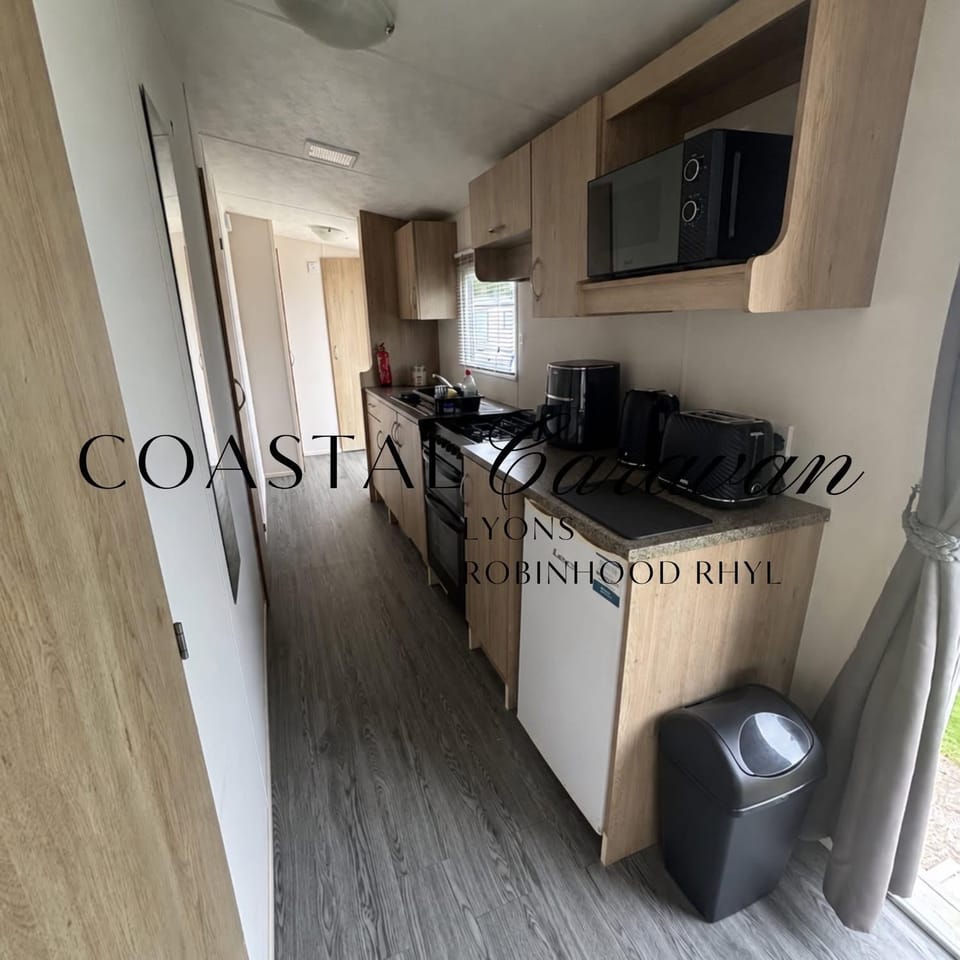 Coastal caravan Lyons Robinhood Campground/ 
RV Resort in Rhyl