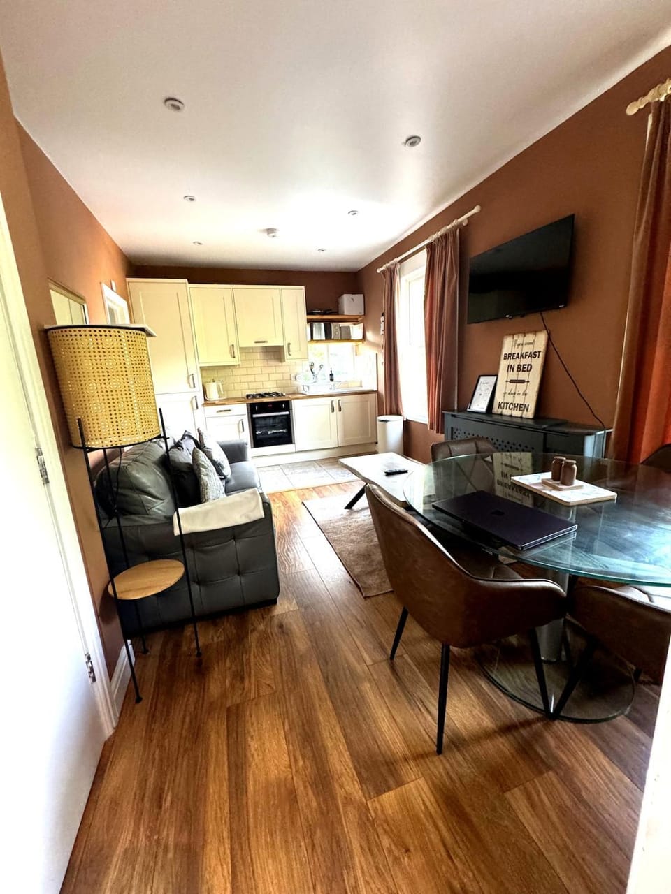 Cosy Croydon Hideaway Quiet Road Sleeps 4 Apartment in Croydon