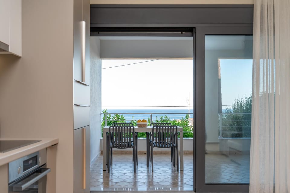 View (from property/room), Balcony/Terrace, Sea view, kitchen