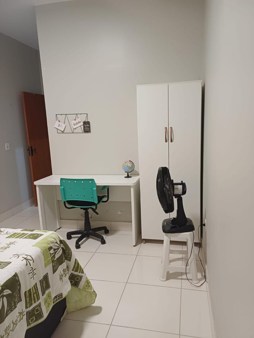 Casa com varanda, garagem e cozinha completa House in State of Goiás