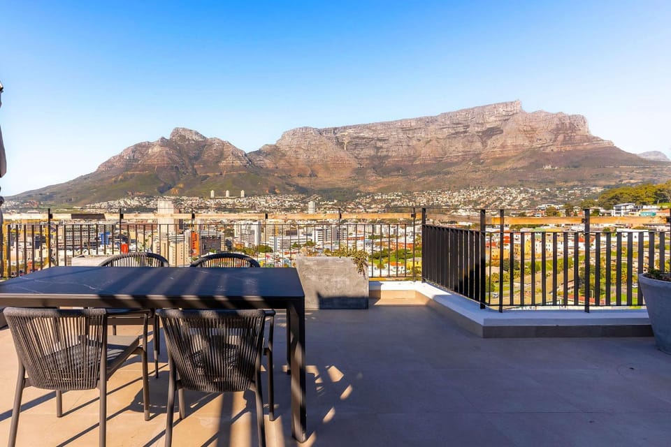 The Aerie Penthouse - Bo-Kaap, Stunning Views Apartment in Cape Town