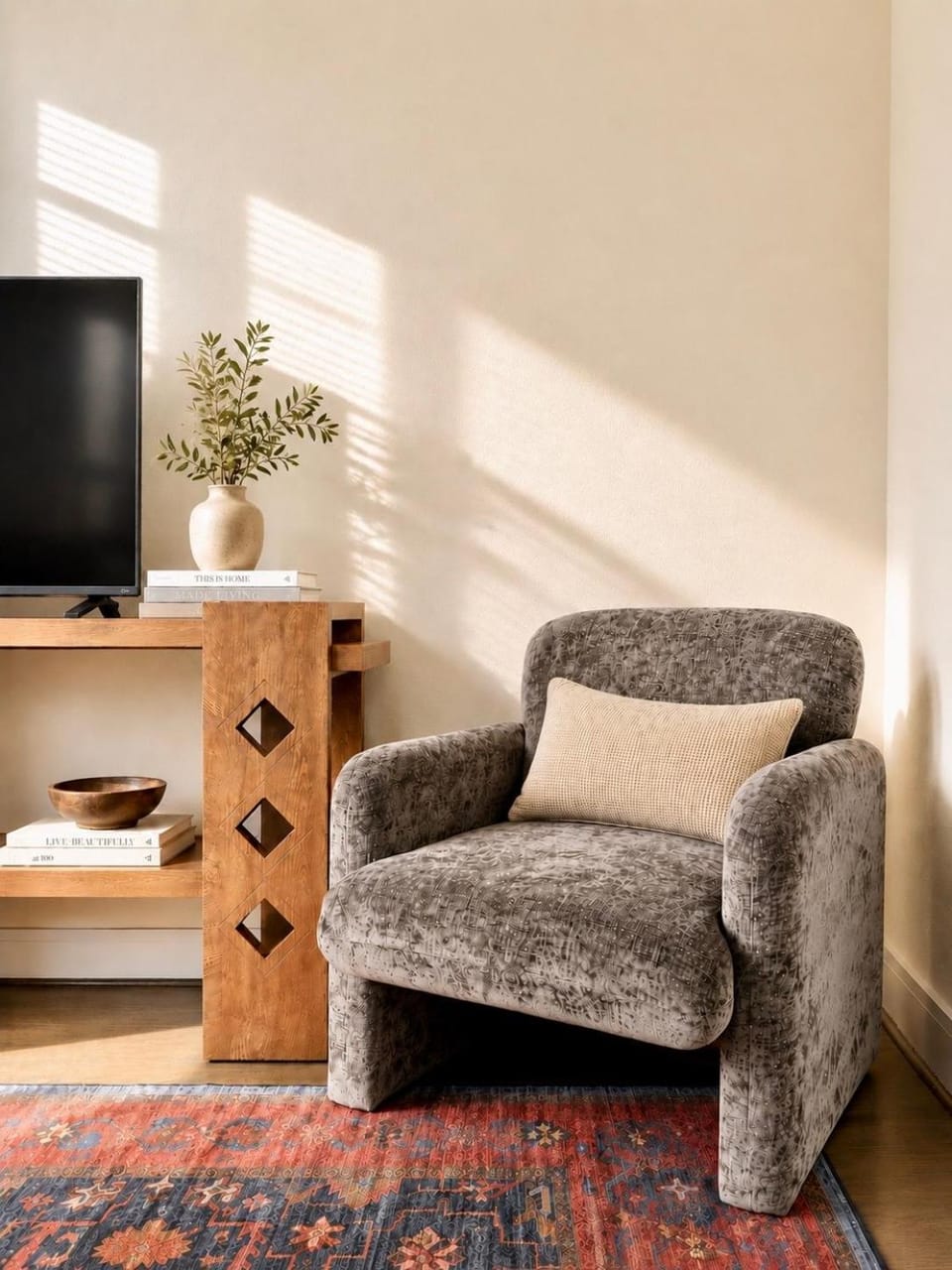 TV and multimedia, Seating area, Evening entertainment, Bedroom