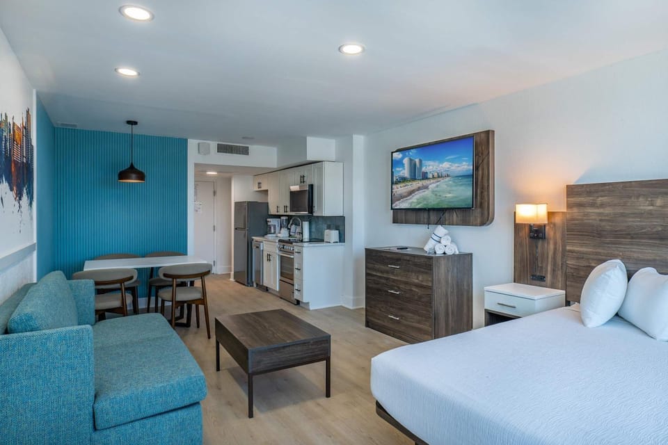 Coastal Contemporary Retreat Yachtsman S203 House in Myrtle Beach