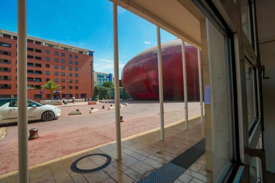 Le Cocon Studio face au Théâtre Wi-Fi 5 min gare Apartment in Perpignan