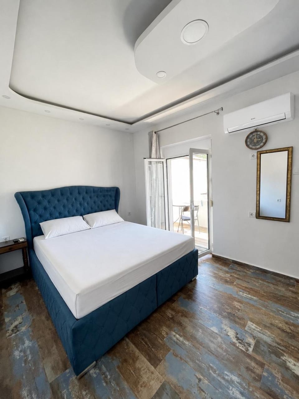 Bed, Balcony/Terrace, Bedroom, air conditioner