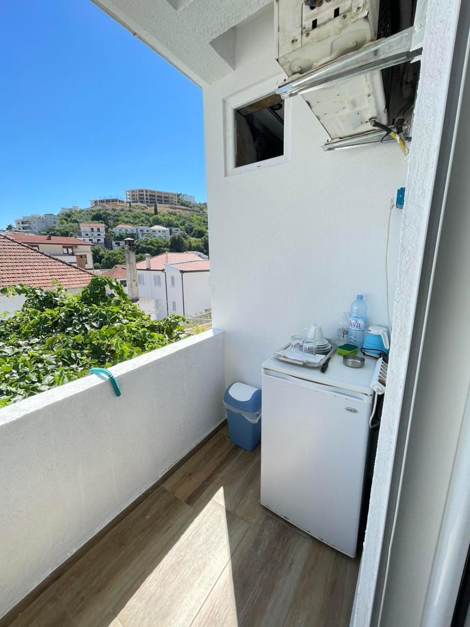 Bed, Bedroom, wardrobe, air conditioner
