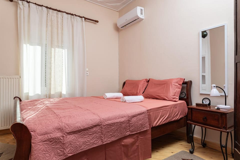 Bed, Bedroom, air conditioner