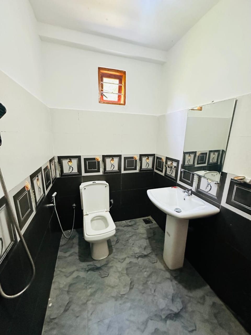 G Lake Guest House Bed and Breakfast in Uva Province, Sri Lanka
