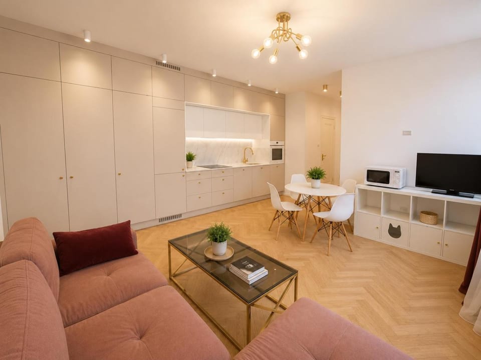Kitchen or kitchenette, Living room