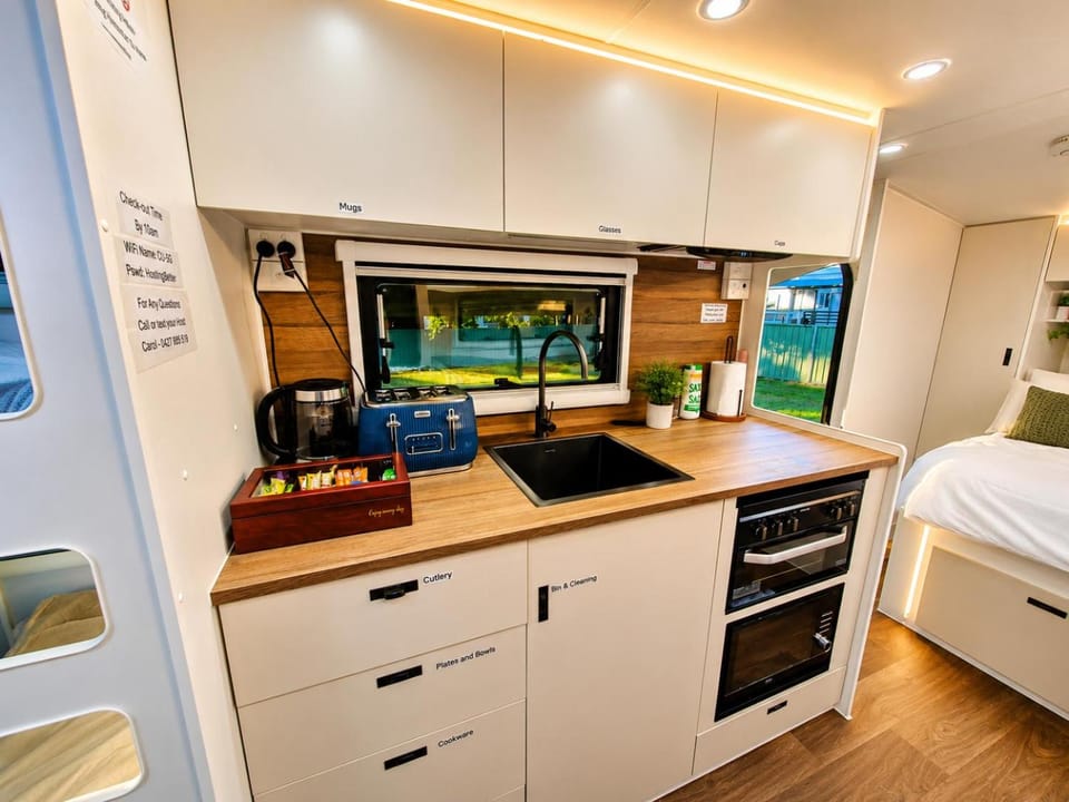 Bed, Kitchen or kitchenette, Bedroom, minibar, oven, pet friendly