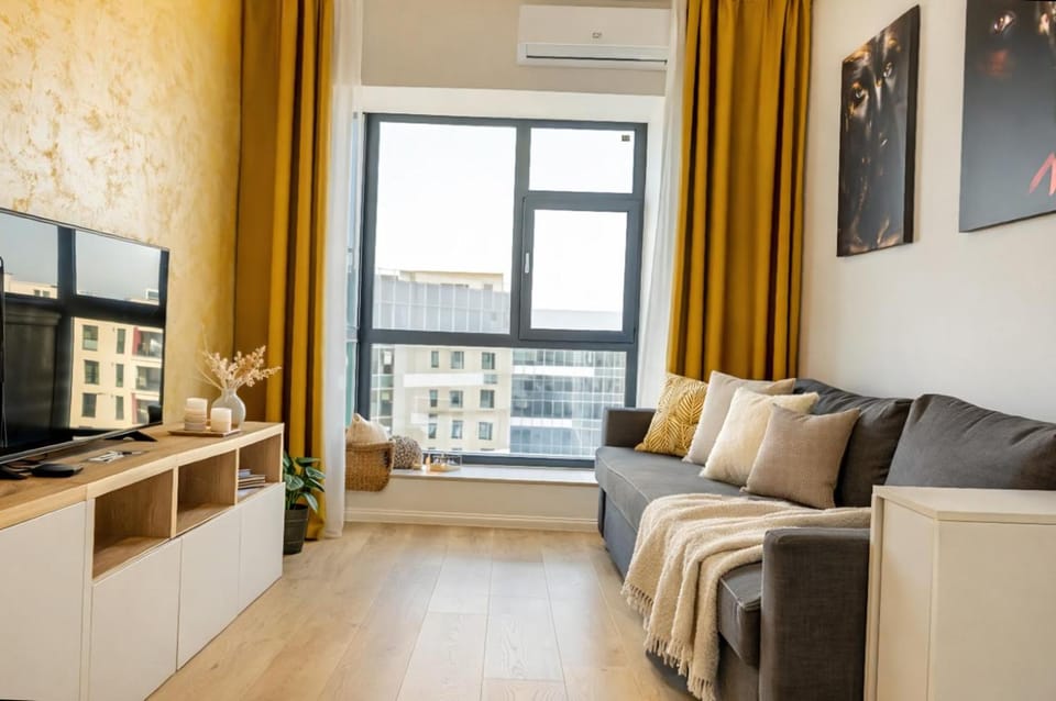 City Gateway Apartment in Bucharest