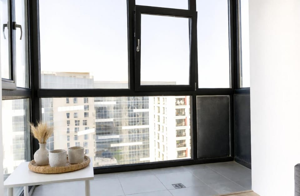 City Gateway Apartment in Bucharest
