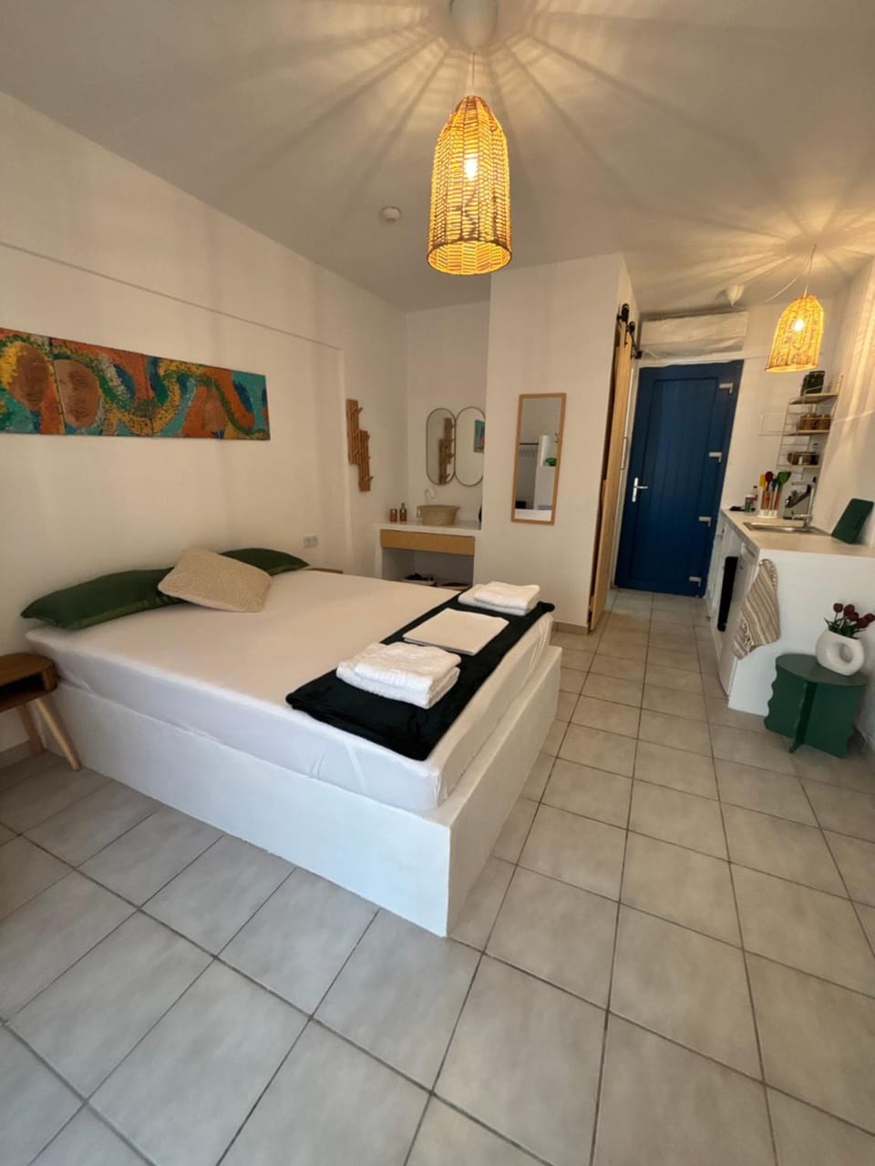 Bed, Photo of the whole room, Bedroom, towels