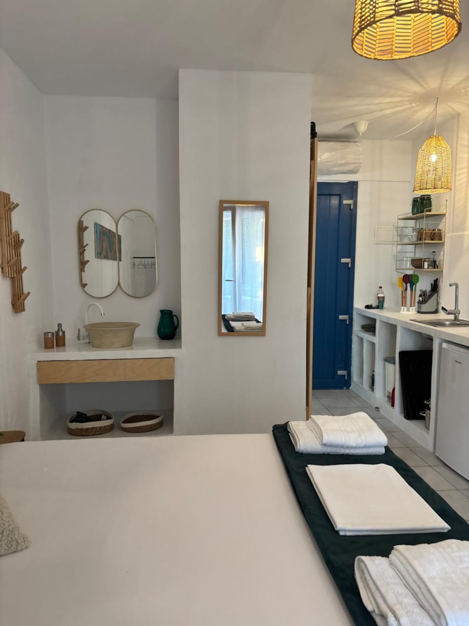 Bed, Kitchen or kitchenette, Photo of the whole room, Bedroom, pet friendly, stove