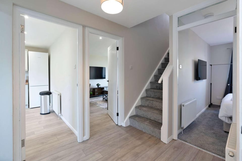 Family & Contractor Stay - Parking - Nr Edinburgh House in Livingston