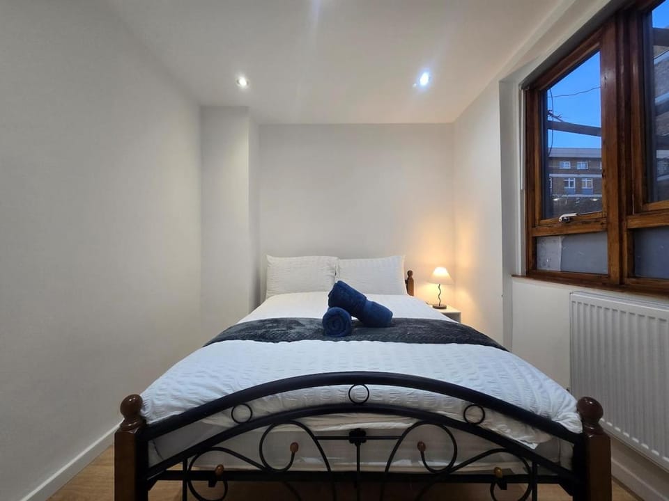 Superb 4BR townhouse in Stockwell House in London