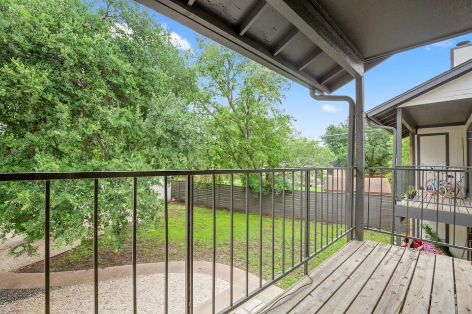 Modern - Round Rock 1BR -Near Austin - King Bed Apartment in Round Rock