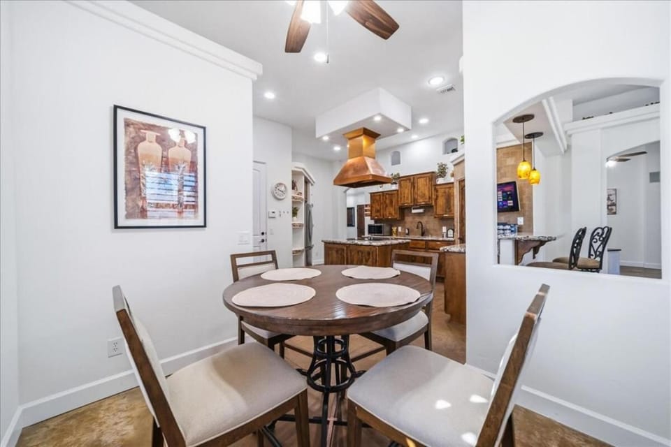 Huntington Palace w Casita - Pool, BBQ, Garage House in Lake Havasu City