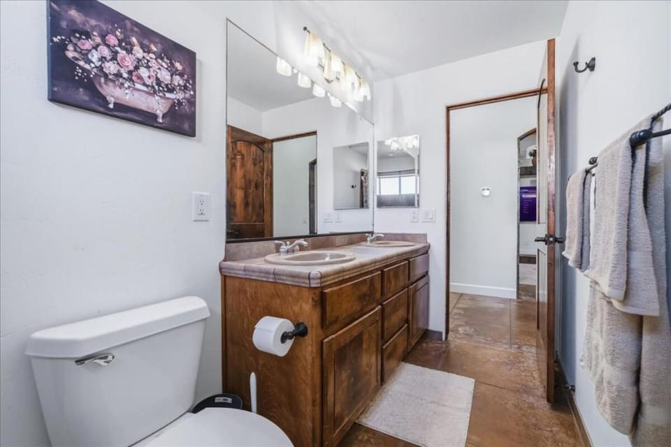 Huntington Palace w Casita - Pool, BBQ, Garage House in Lake Havasu City