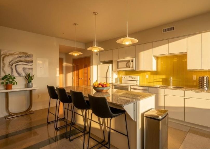 Central 2BR Apt NFL Draft Sleeps 5 Parking Apartment in Pittsburgh