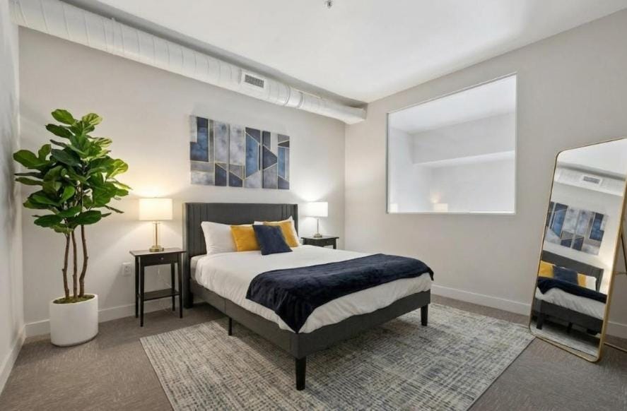 Central 2BR Apt NFL Draft Sleeps 5 Parking Apartment in Pittsburgh