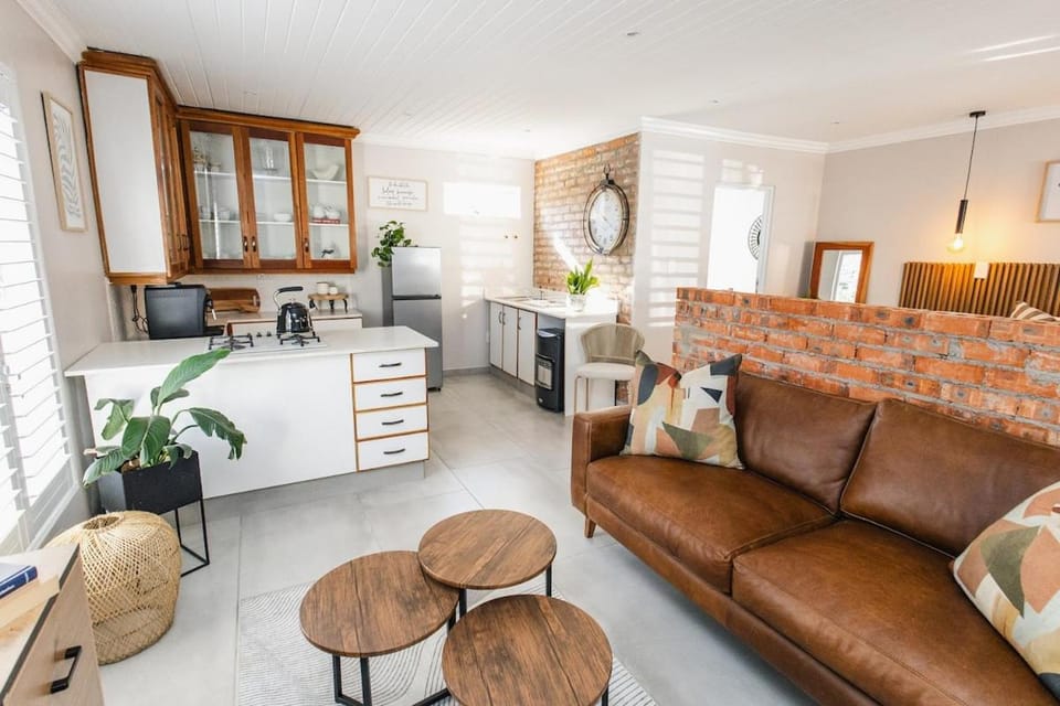 On Paul Roux Self Catering Family Cottage Apartment in South Africa