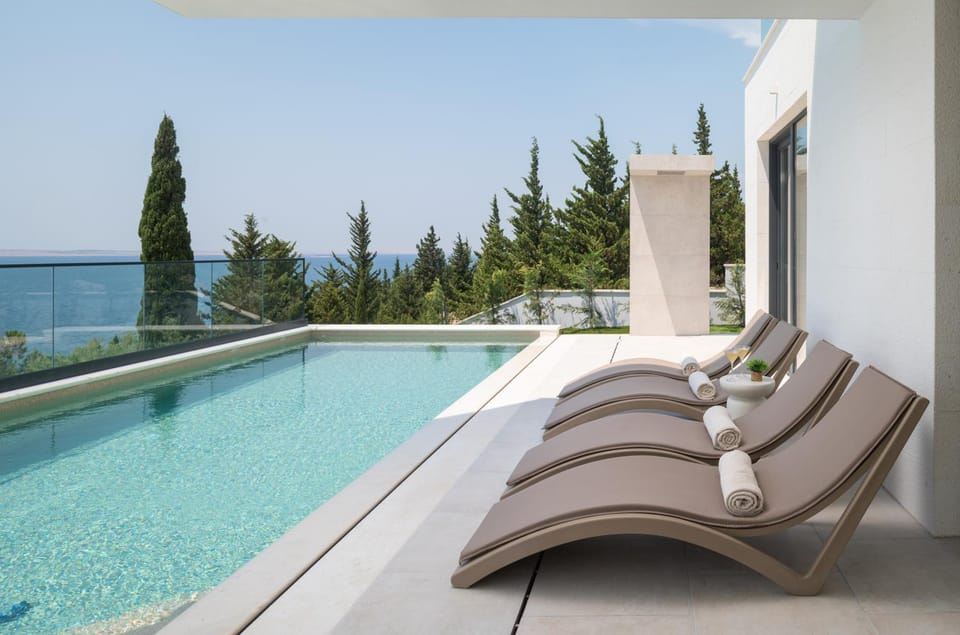 Villa Lumis with Heated Pool Villa in Zadar County