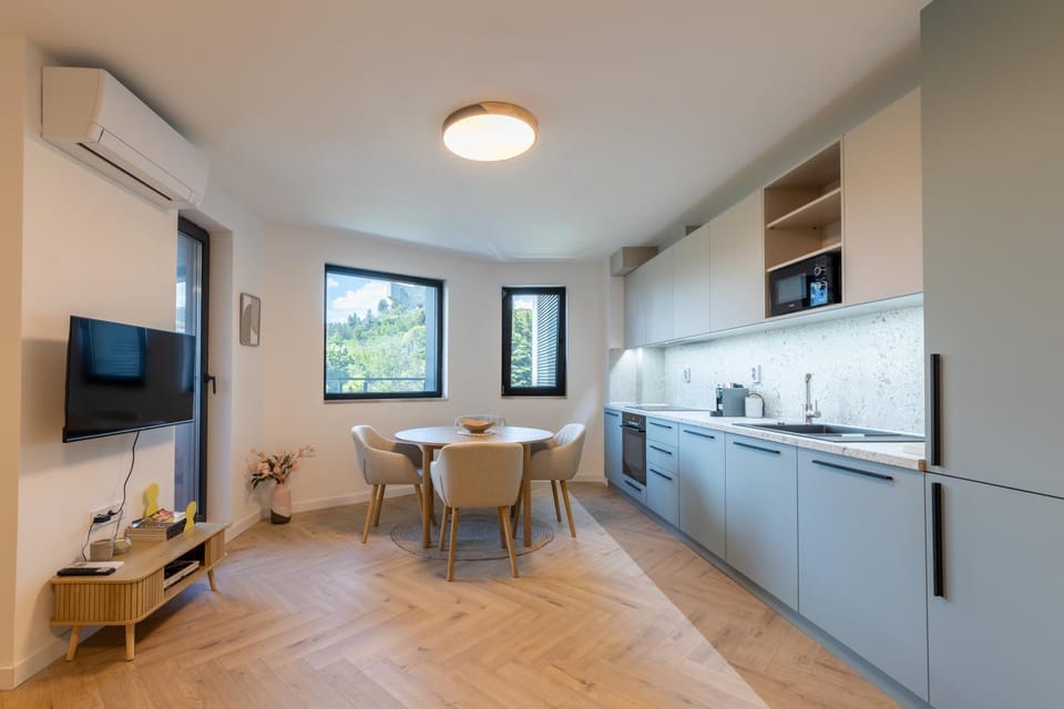 Kitchen or kitchenette, Living room