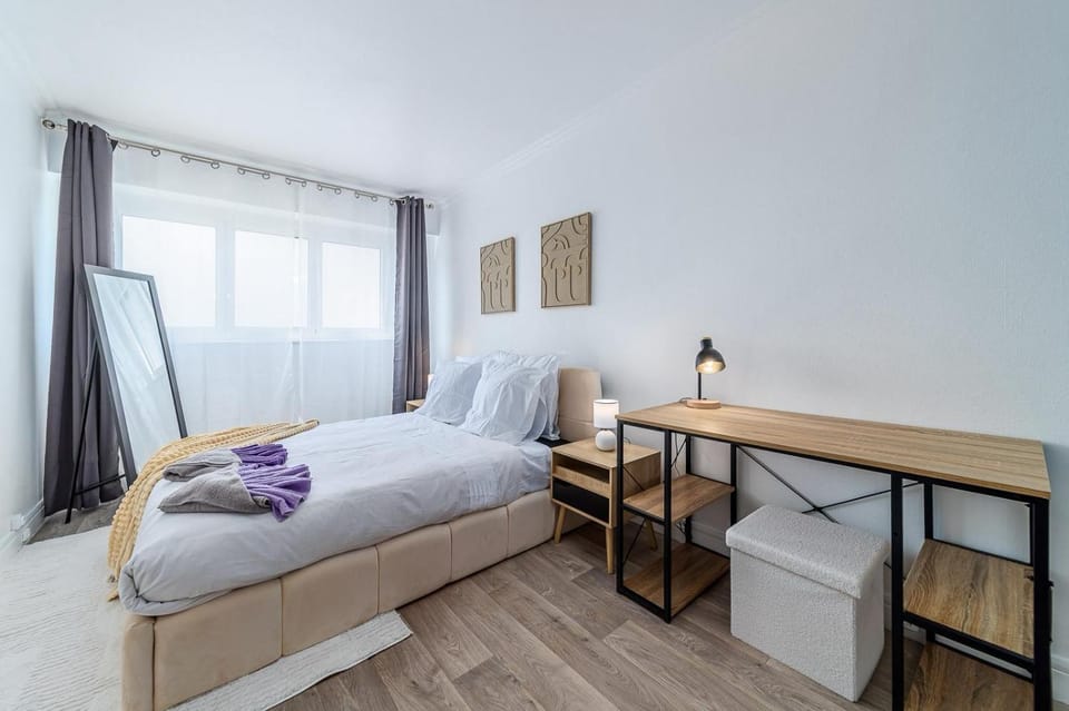 Appartement design avec vue Tour Eiffel Apartment in Courbevoie