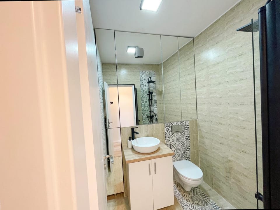 Quiet Corner Apartment in Bucharest
