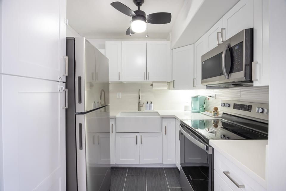 Kitchen or kitchenette, oven, stove
