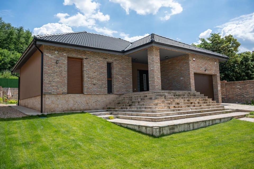 Patio, Inner courtyard view