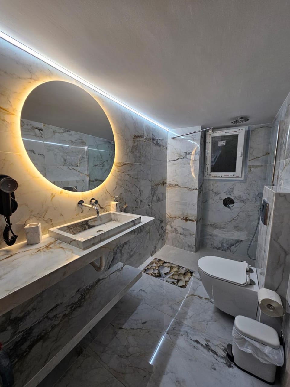Arman Group Èlan Apartment in South Athens