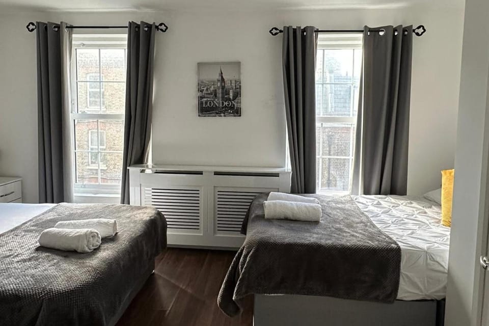 House Sleeps 22 with Wifi House in London Borough of Islington